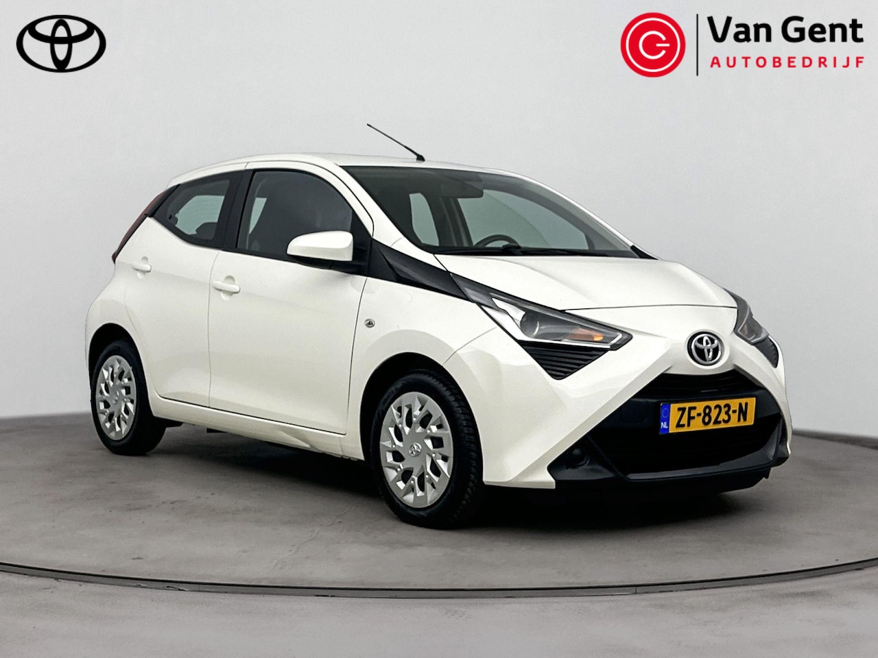 Toyota Aygo - 1.0 VVT-i x-play 1.0 VVT-i x-play - AutoWereld.nl