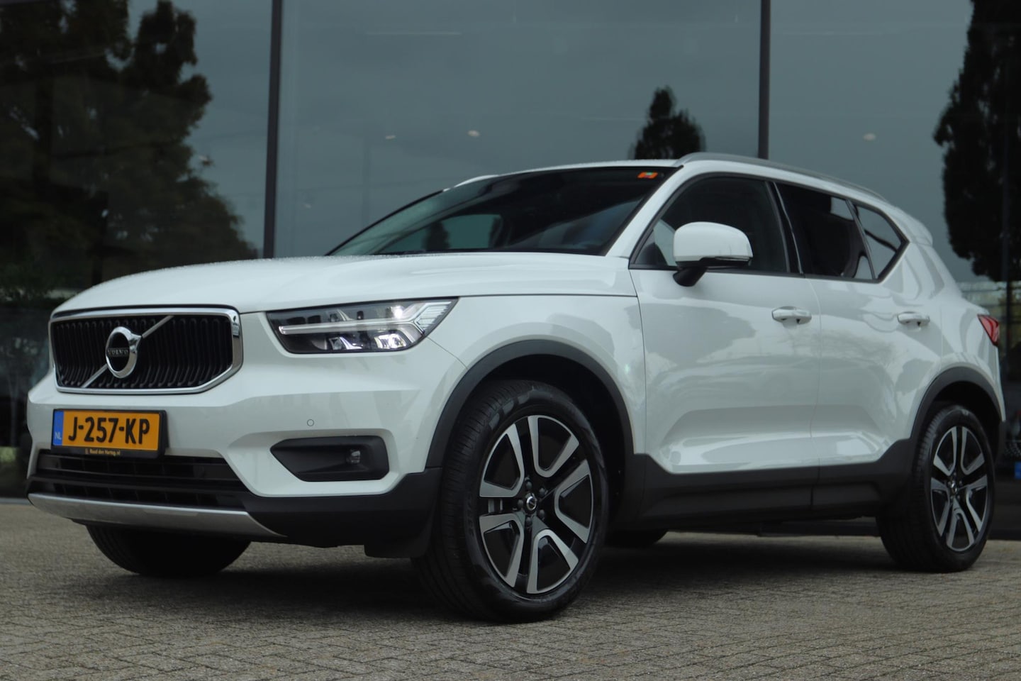 Volvo XC40 - 1.5 T2 AUT. BUSINESS PRO | CARPLAY | LED | ACC | HARMAN/KARDON | TREKHAAK | CAMERA - AutoWereld.nl