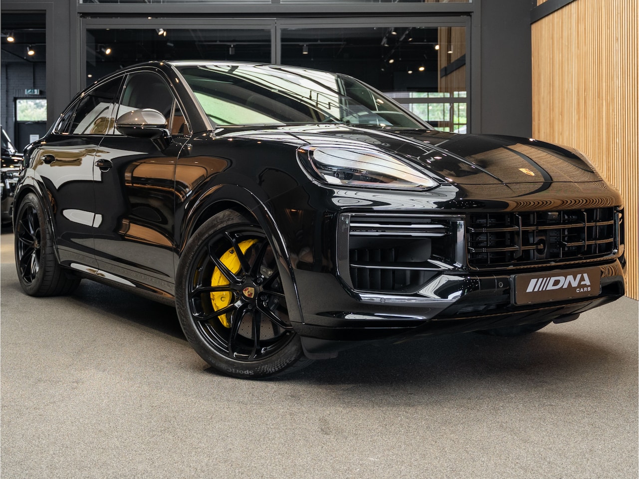 Porsche Cayenne Coupé - Turbo E-Hybrid Carbon 4.0 Turbo E-Hybrid Keramisch Volleder - AutoWereld.nl