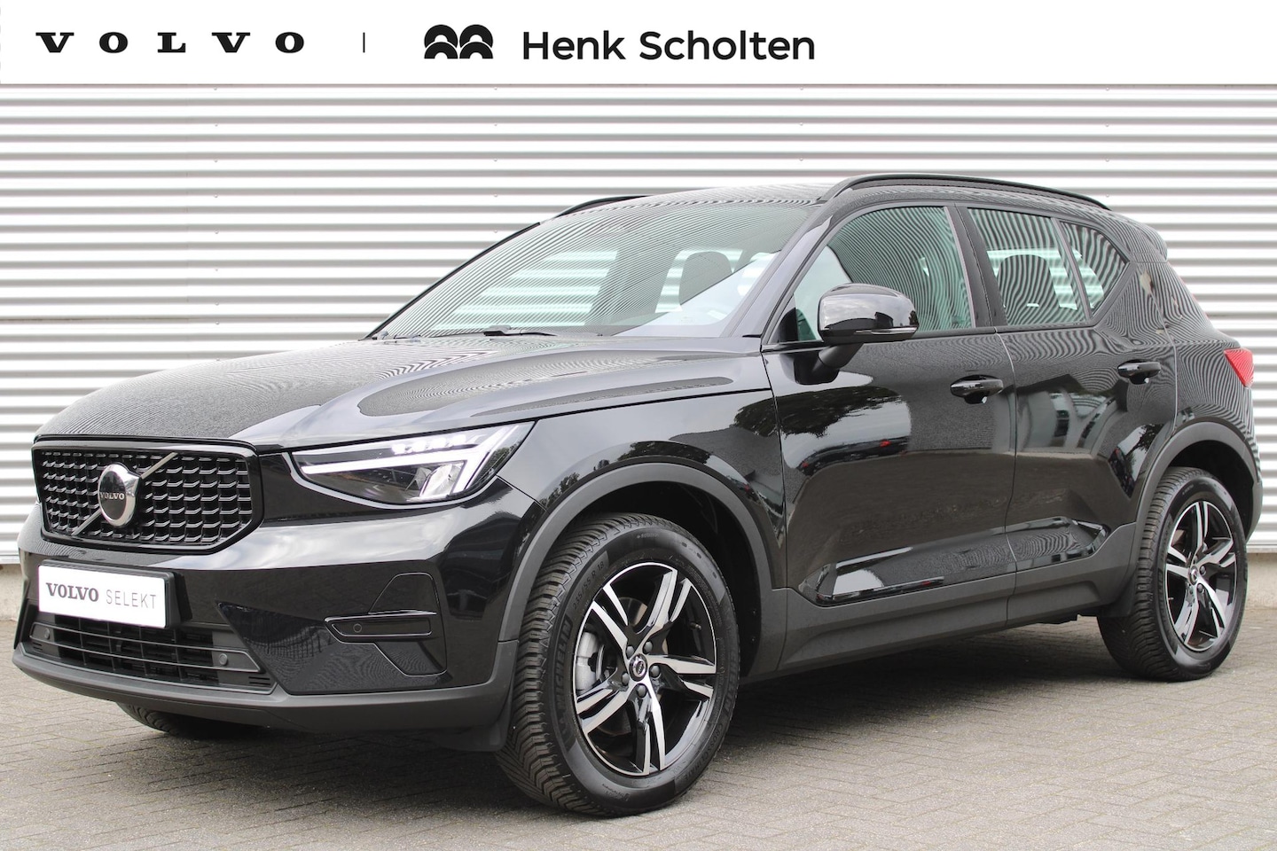 Volvo XC40 - B4 Automaat Plus Dark | Lichtmetalen Velgen 6-Spaaks 18" | Verwarmde Voorstoelen en Stuurw - AutoWereld.nl