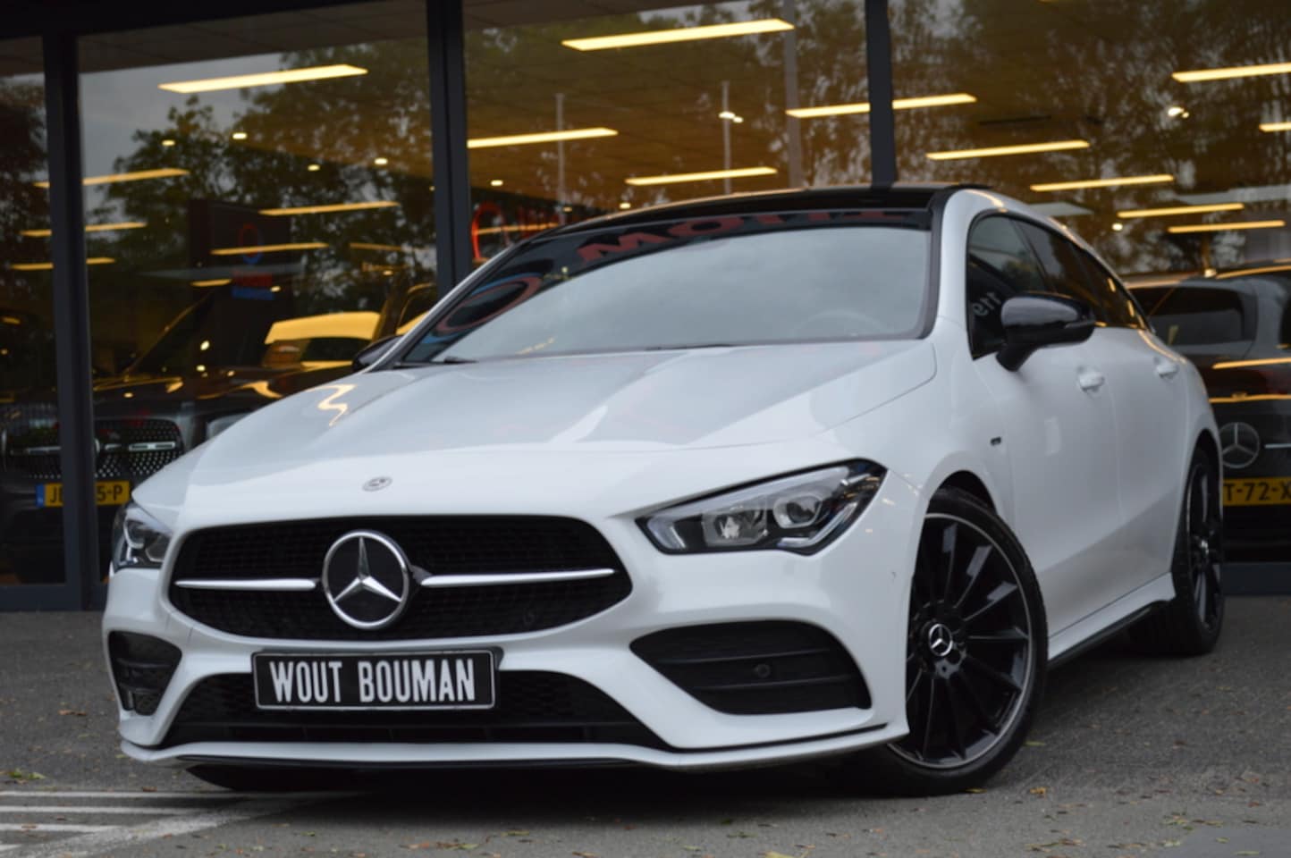 Mercedes-Benz CLA-klasse Shooting Brake - 200 AMG Led Panorama Widescreen Sfeer Camera Night Pdc - AutoWereld.nl