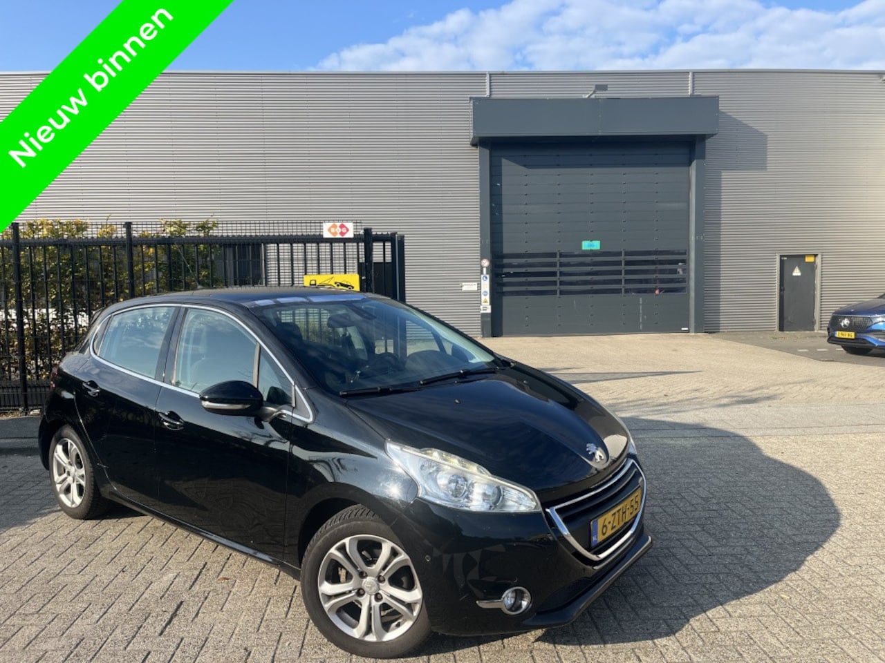 Peugeot 208 - 1.6 BlueHDi Parkeersensor Panorama - AutoWereld.nl