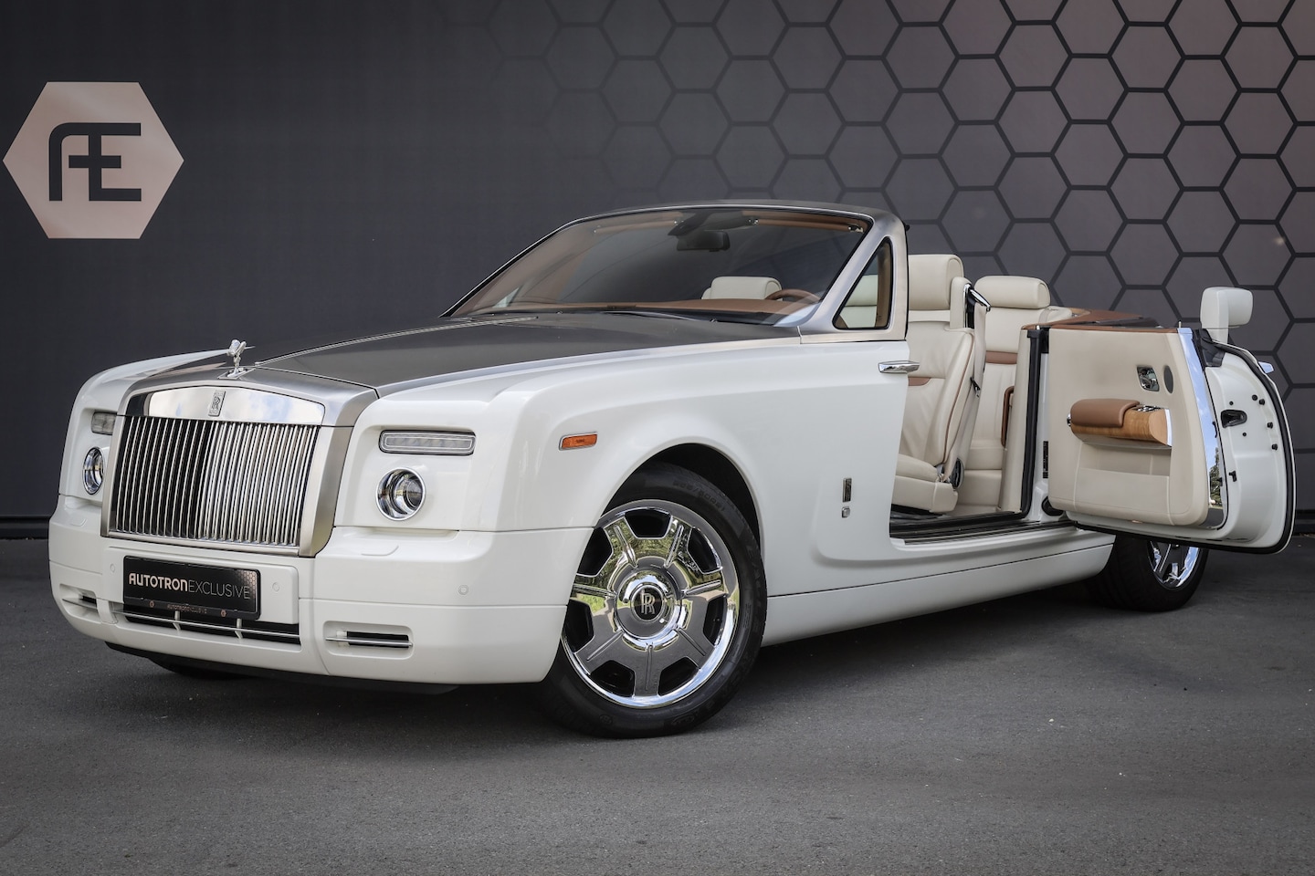 Rolls-Royce Phantom - Drophead Coupé 6.7 V12 | TEAK DECKING | LUCHTVERING | YOUNGTIMER | ETC. - AutoWereld.nl