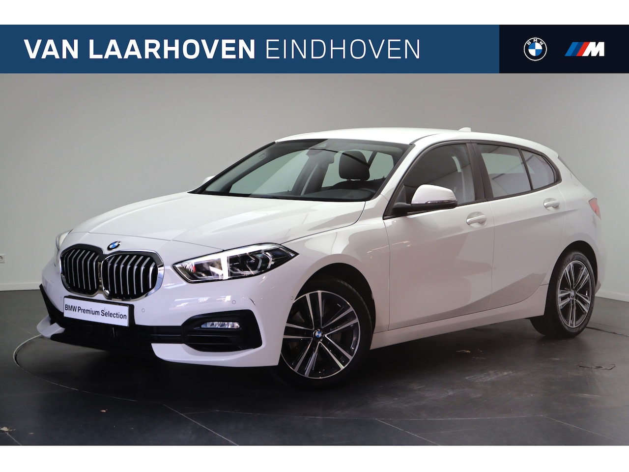 BMW 1-serie - 118i High Executive Automaat / Sportstoelen / Achteruitrijcamera / LED / Live Cockpit Prof - AutoWereld.nl