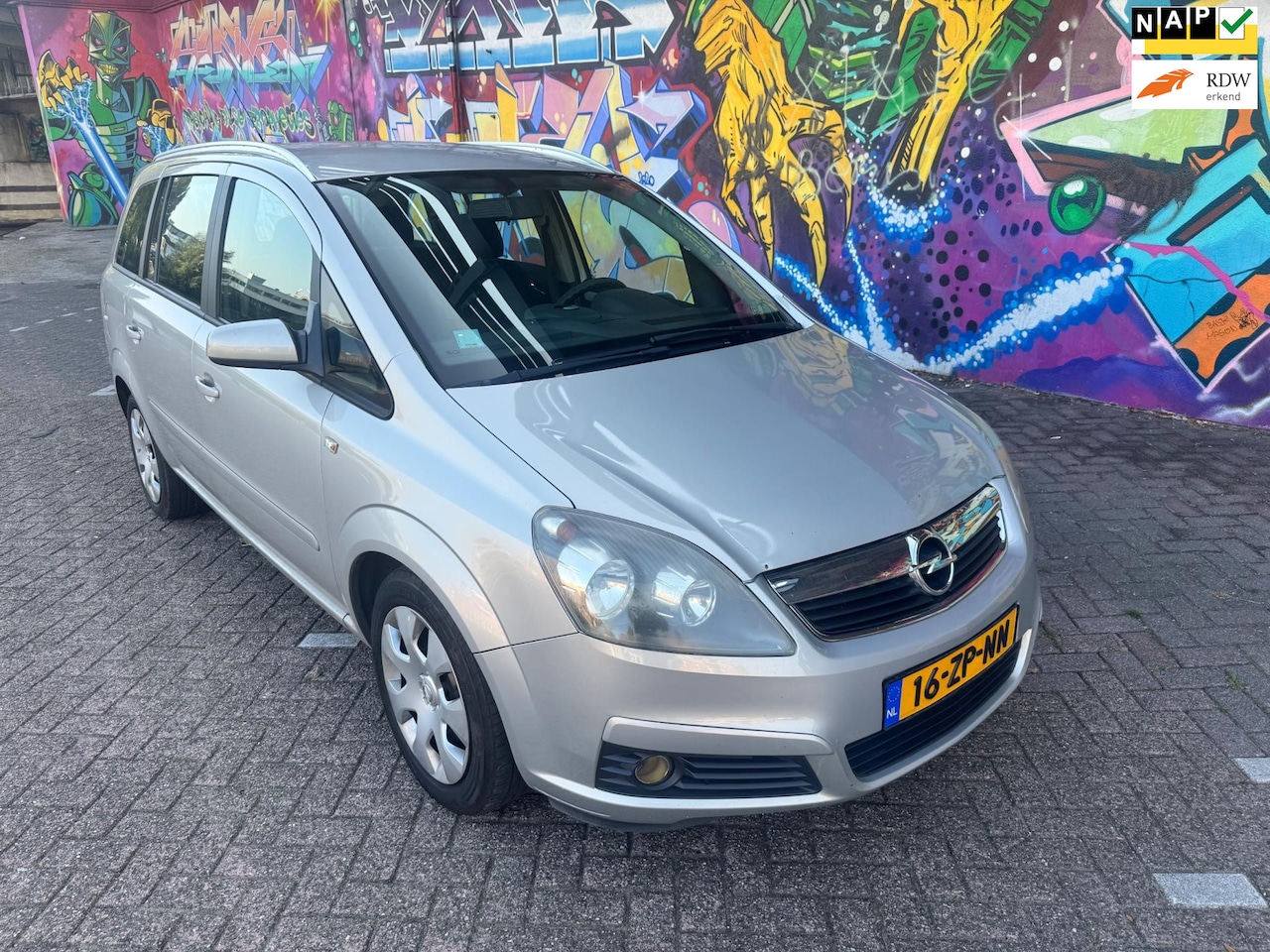 Opel Zafira - 2.2 Temptation 7 persoons airco stereo àlles elektrisch zeer nette auto goed onderhouden - AutoWereld.nl