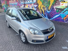 Opel Zafira - 2.2 Temptation 7 persoons airco stereo àlles elektrisch zeer nette auto goed onderhouden