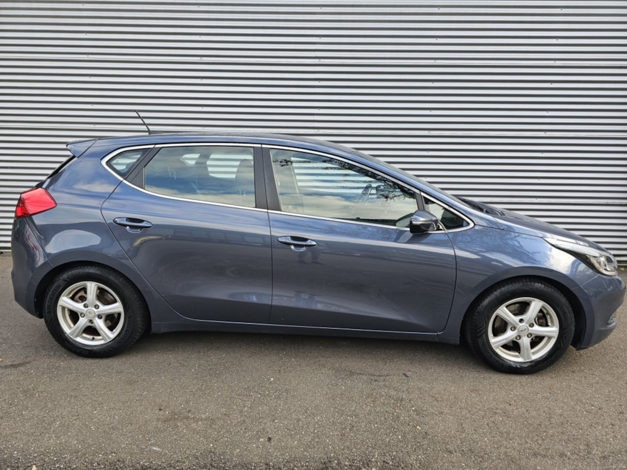 Kia Cee'd - 1.6 GDI Plus Pack 1.6 GDI Plus Pack - AutoWereld.nl