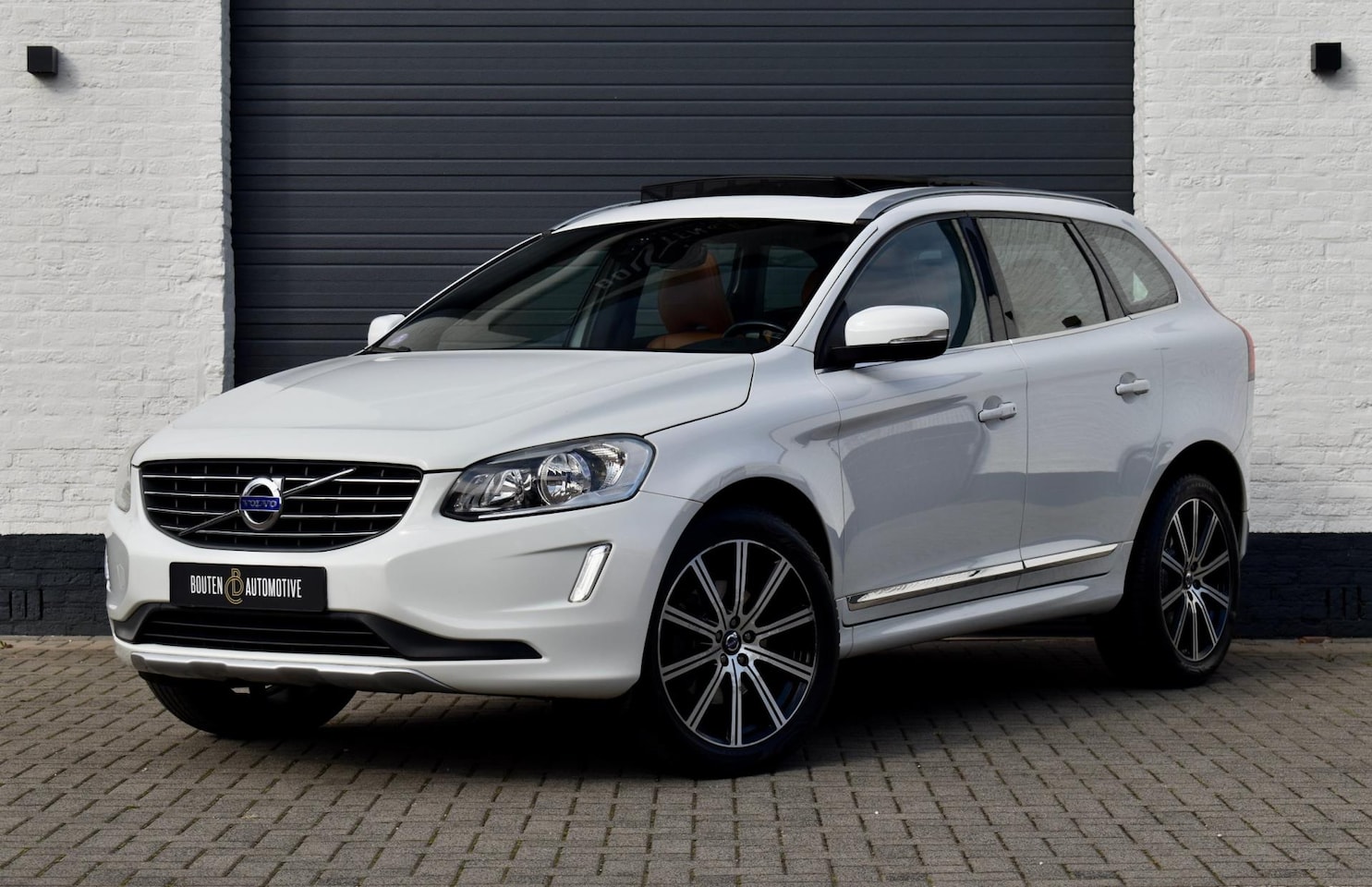 Volvo XC60 - 2.0 T5 FWD Ocean Race Inscription | Pano | Trekhaak | - AutoWereld.nl