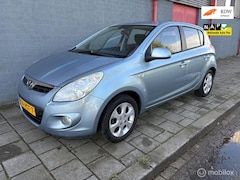 Hyundai i20 - 1.4i DynamicVersion 5 DEURS 133000 KM