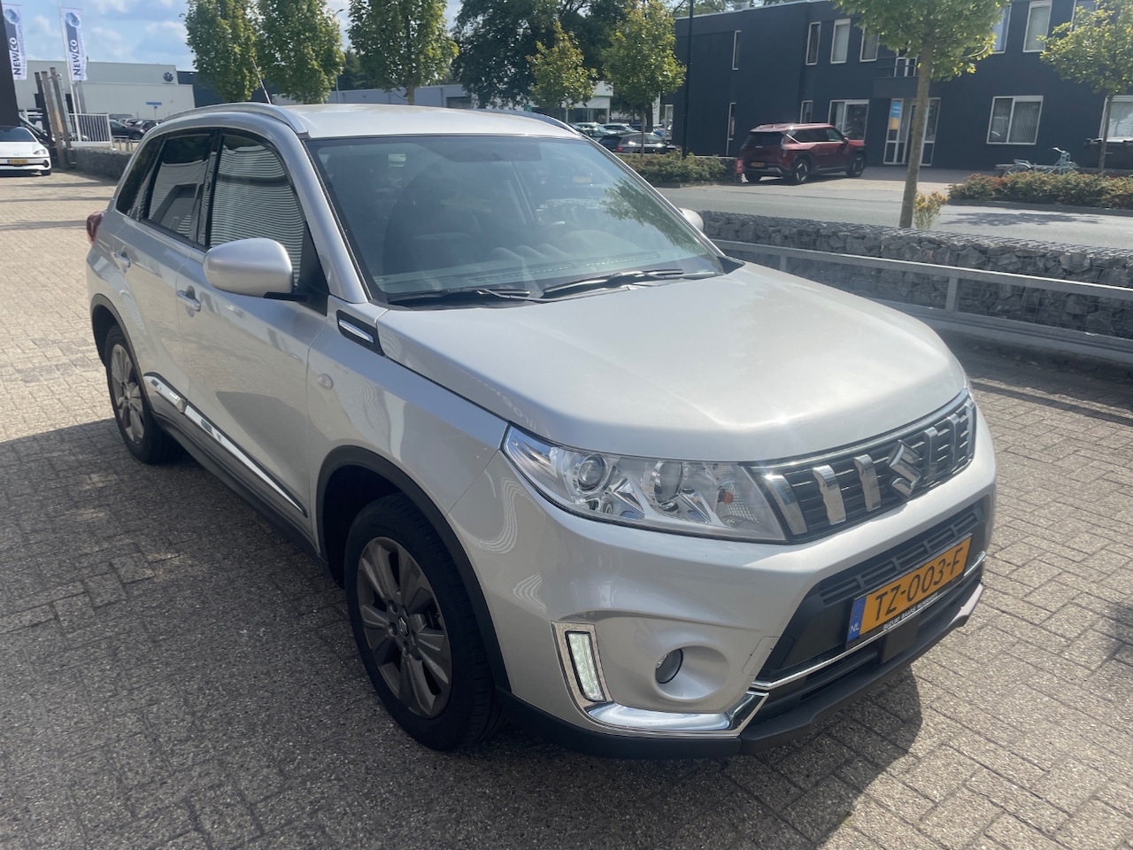Suzuki Vitara - 1.0 Boosterjet Select Automaat | 1e Eigenaar | Dealeronderhouden | Trekhaak | Stoelverwarm - AutoWereld.nl
