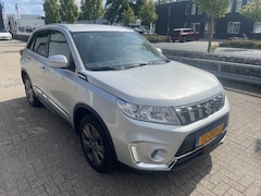 Suzuki Vitara - 1.0 Boosterjet Select Automaat | 1e Eigenaar | Dealeronderhouden | Trekhaak | Stoelverwarm