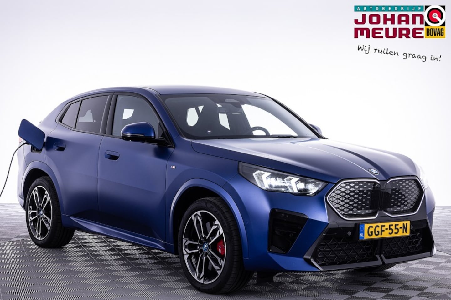 BMW iX2 - eDrive20 67 kWh M-Sport | Head-Up | harman/kardon **Dinsdag 30 SEPT. GESLOTEN IVM TEAMBUIL - AutoWereld.nl