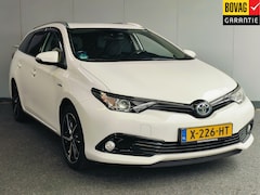 Toyota Auris Touring Sports - 1.8 Hybrid Dynamic Ultimate Rijklaar + 12 maanden Bovag-garantie Henk Jongen Auto's in Hel