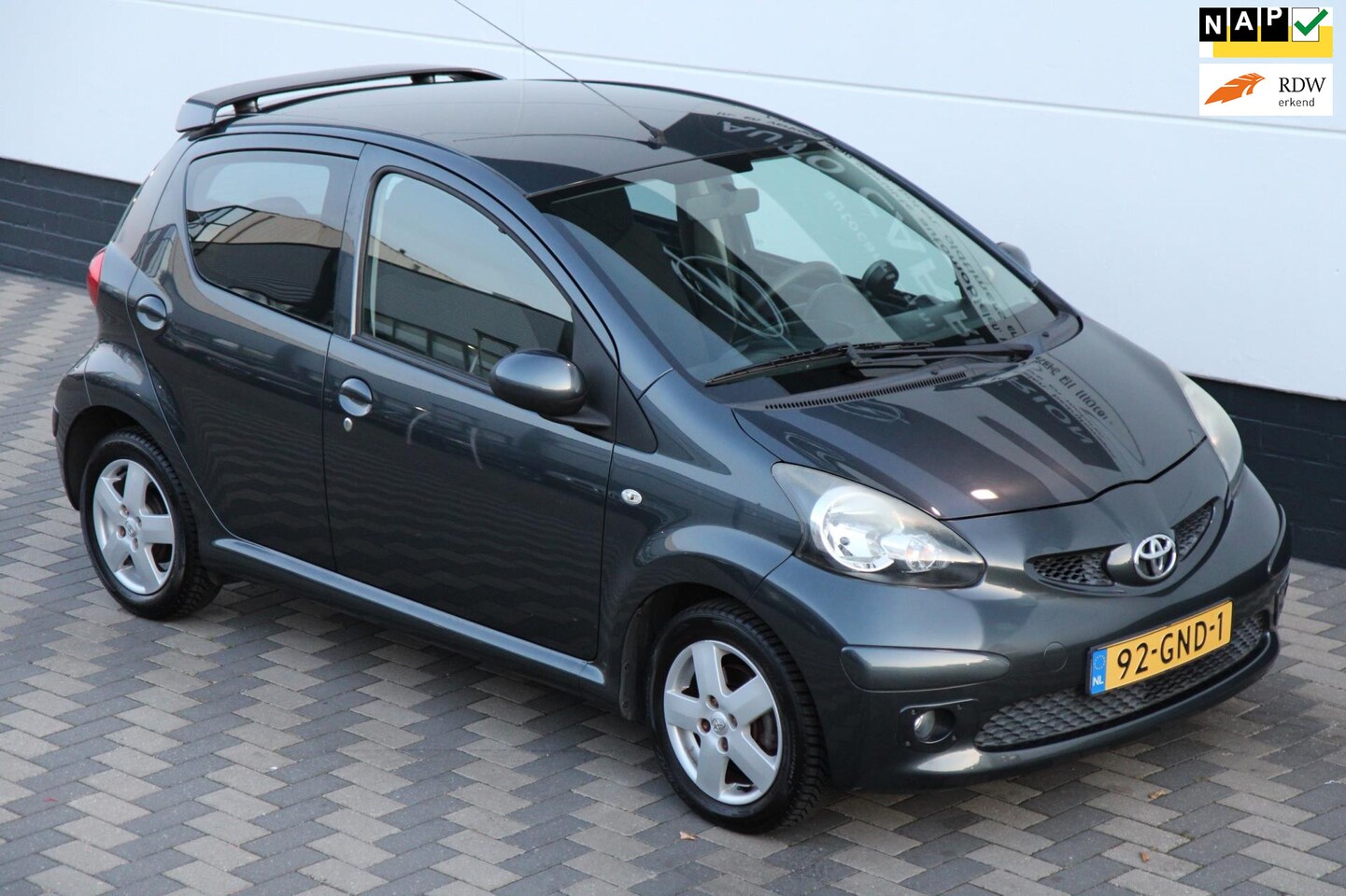 Toyota Aygo - 1.0-12V Sport Automaat 5-Drs Airco NAP APK !! - AutoWereld.nl