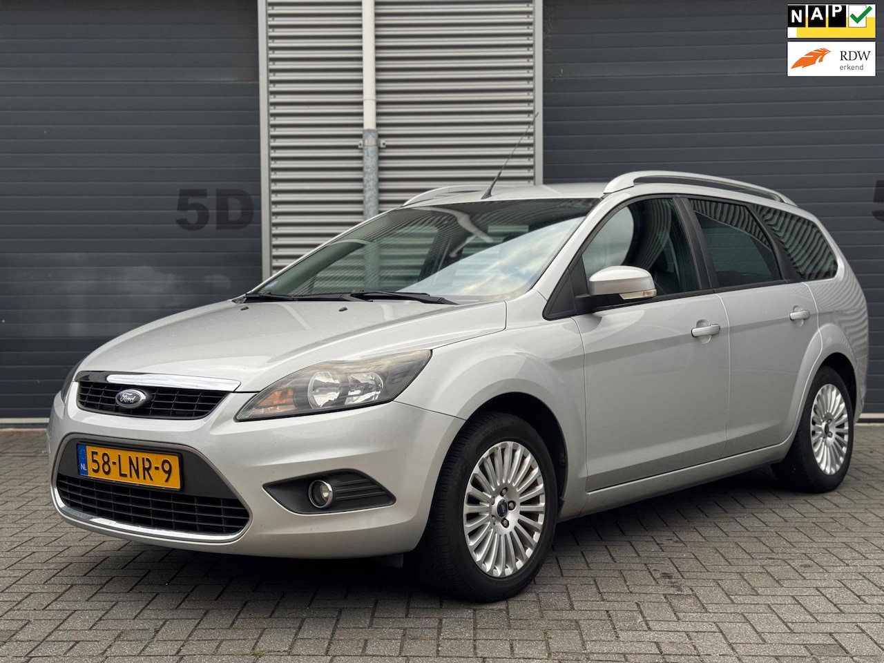 Ford Focus Wagon - 1.8 Limited Flexi Fuel 2010 - AutoWereld.nl