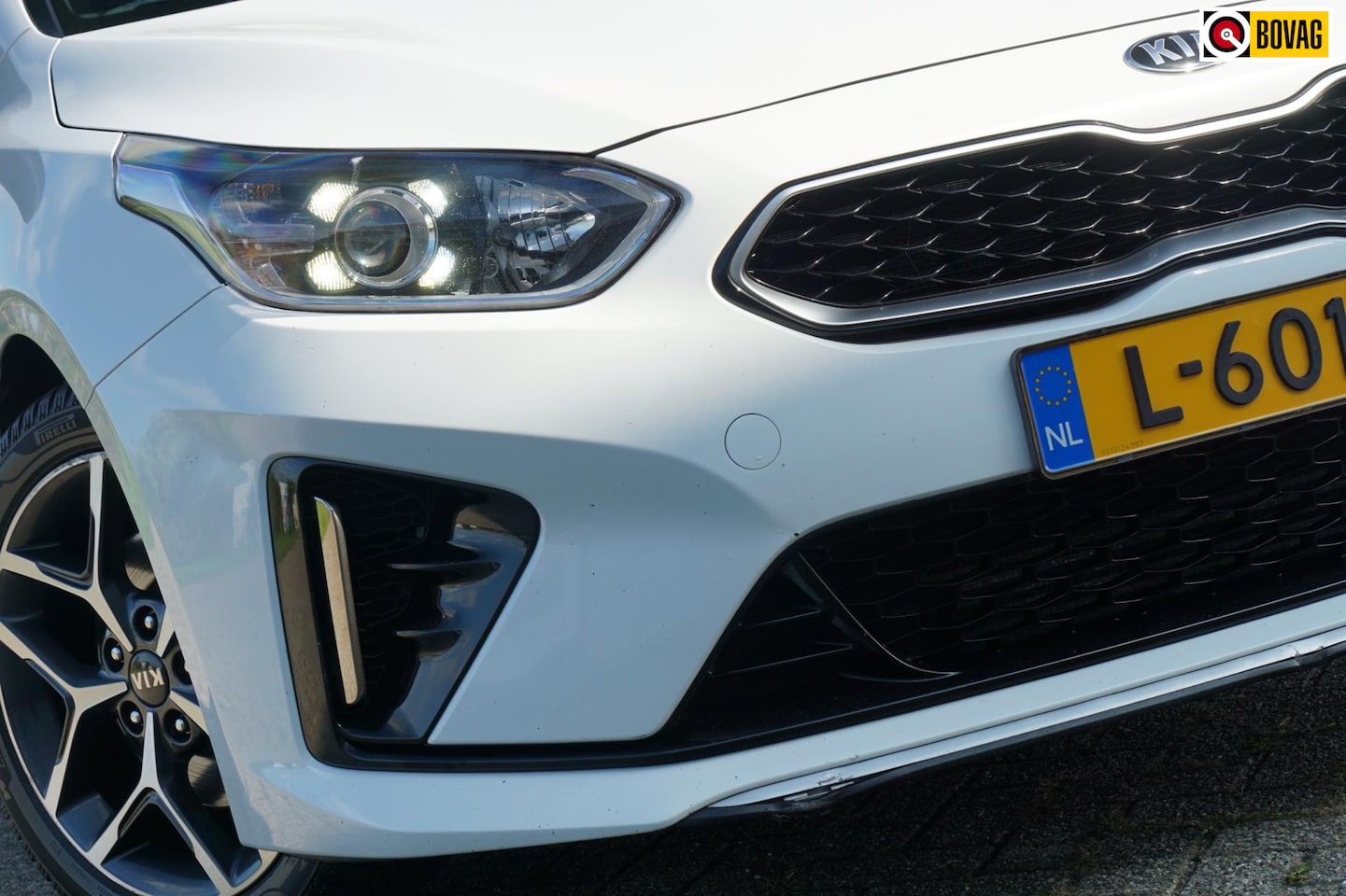 Kia Pro cee'd - 1.5 T-GDi MHEV GT-Line Edition Automaat - Deluxe White Metallic - Topstaat - AutoWereld.nl