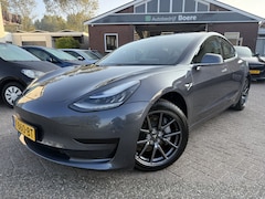 Tesla Model 3 - RWD Plus Trekhaak, Panoramadak, Camera
