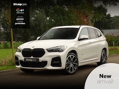 BMW X1 - xDrive25i M-Sport | HUD | Carplay | Pano | Ad.Cruise | 19"| All black | Full Options