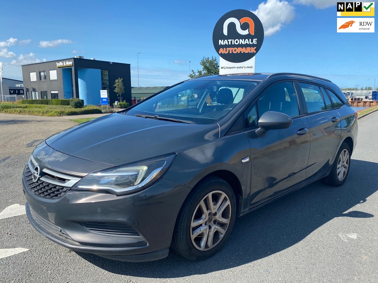 Opel Astra Sports Tourer - 2016 * 1.6 CDTi Business + * BELGISCHE KENTEKEN * - AutoWereld.nl