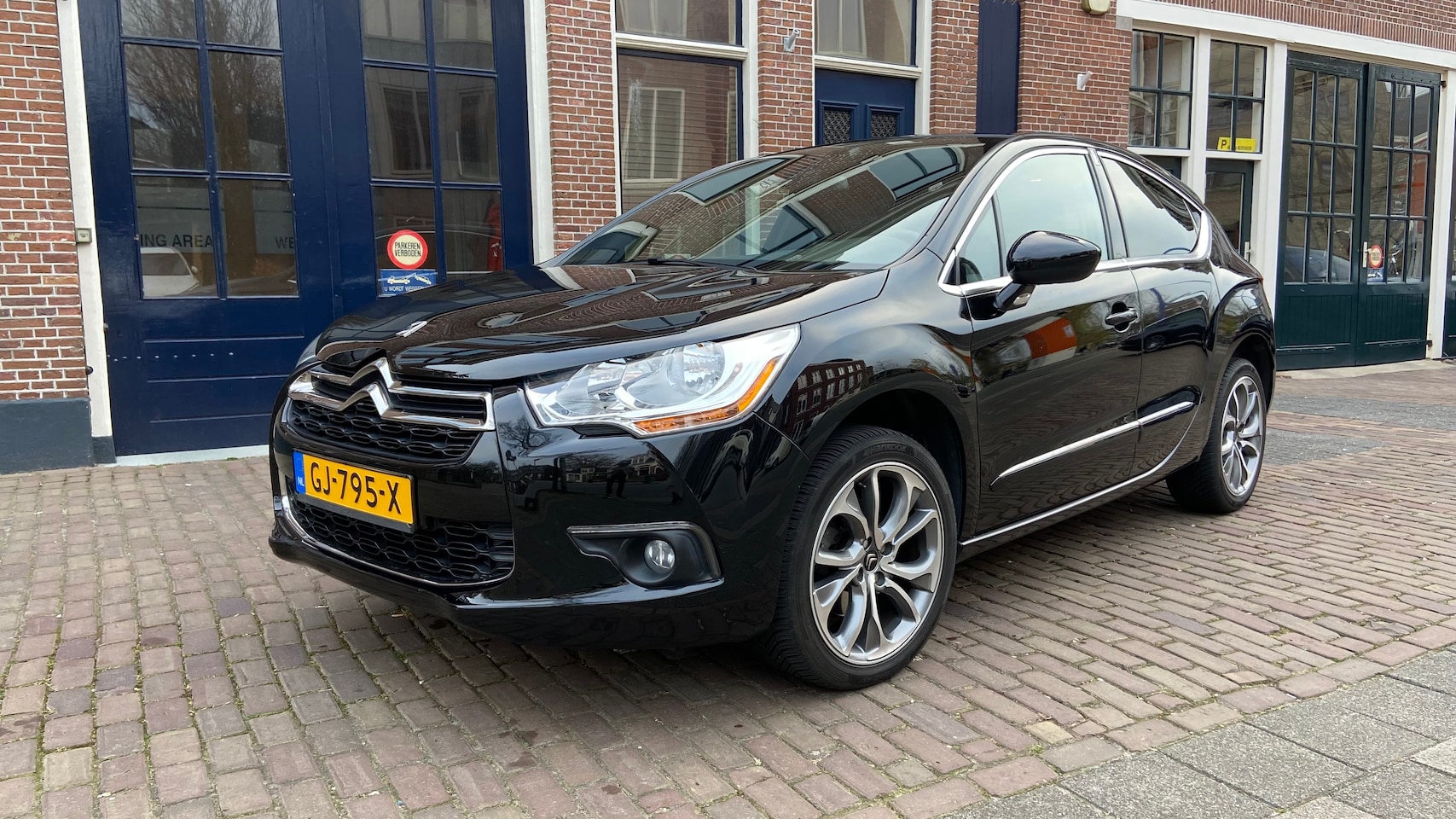 Citroën DS4 - 1.6 THP So Chic Leren bekleding | Massage stoelen | Trekhaak | APK tot sept '26 - AutoWereld.nl