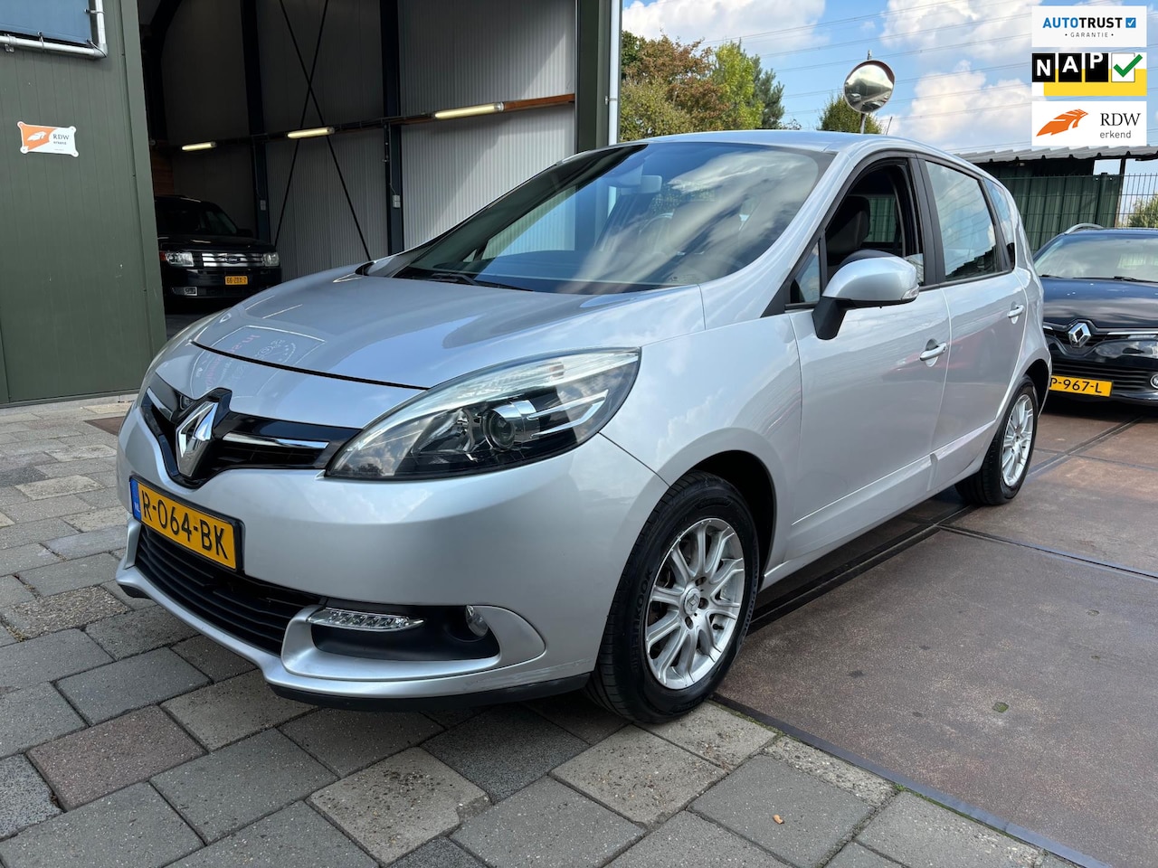 Renault Scénic - 1.2 TCe R-Cinéma Navi Winter&Zomerset 130dkm - AutoWereld.nl