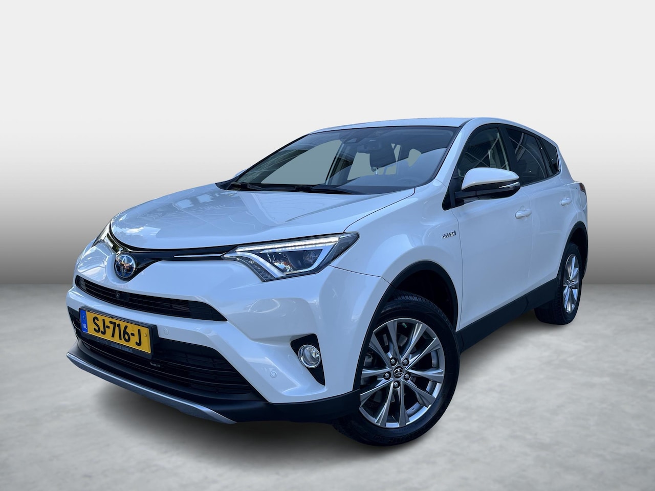 Toyota RAV4 - 2.5 Hybrid AWD Executive trekhaak - AutoWereld.nl