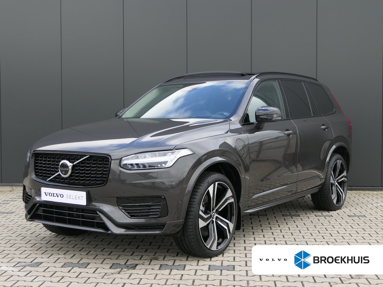 Volvo XC90 - T8 Recharge AWD Ultimate Dark | Massage | Luchtvering | Bowers&Wilkins | 22 Inch | Trekhaa - AutoWereld.nl