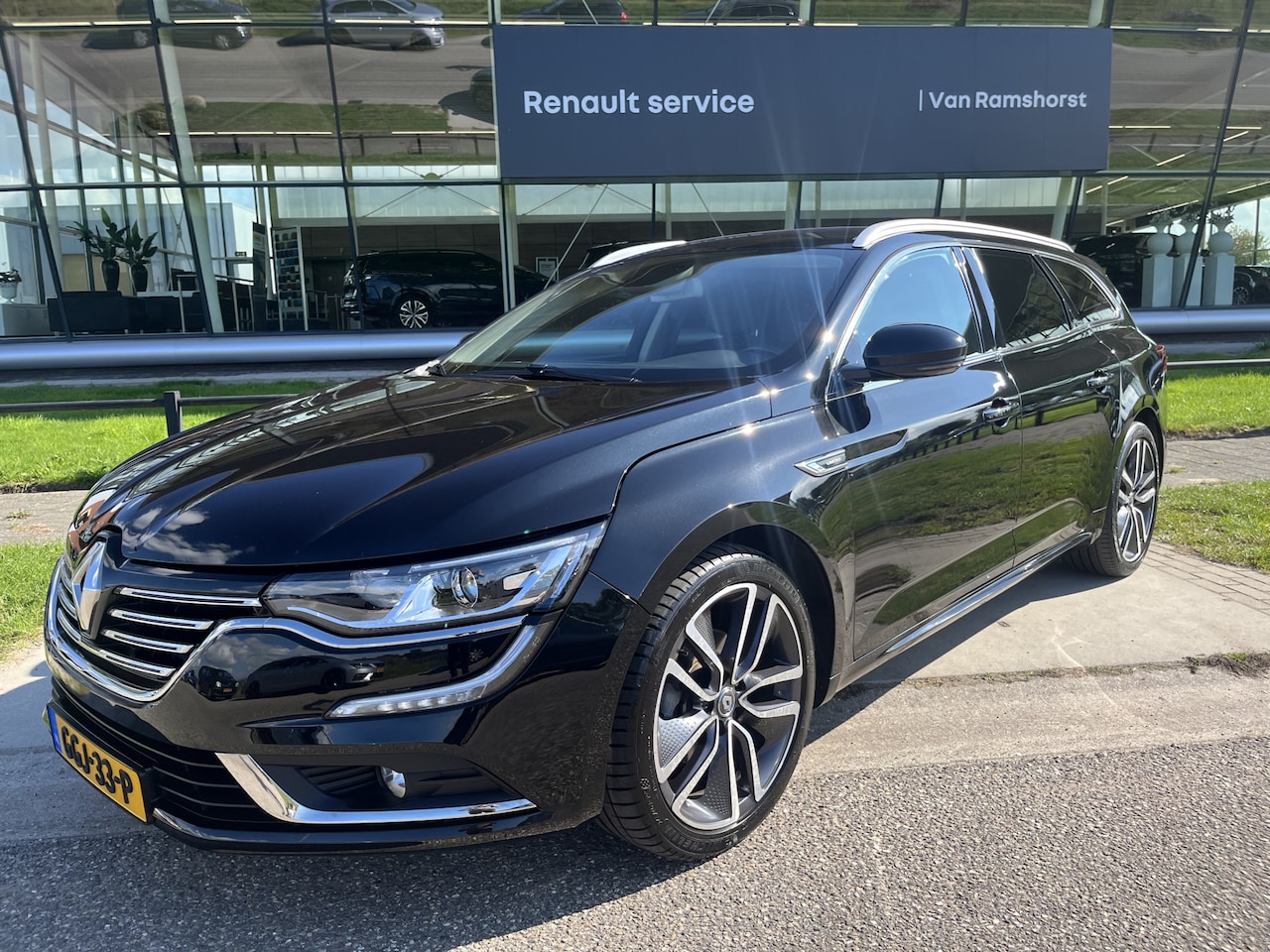 Renault Talisman Estate - 1.3 TCe Limited / 160 PK / Automaat / Trekhaak / Keyless / Cruise / Massage / PDC A / LMV - AutoWereld.nl