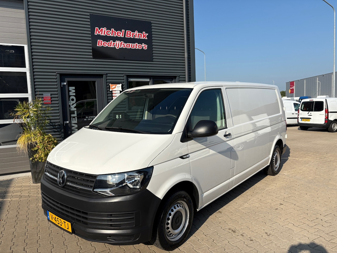 Volkswagen Transporter - 2.0 TDI L2H1 Euro 6 - AutoWereld.nl