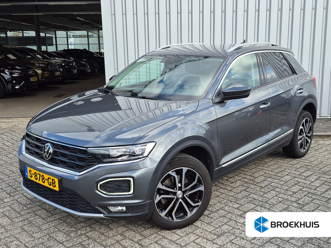 Volkswagen T-Roc - 1.5 TSI Style Business 150pk DSG/AUTO | Trekhaak | Apple Carplay Android Auto | Achteruitr - AutoWereld.nl