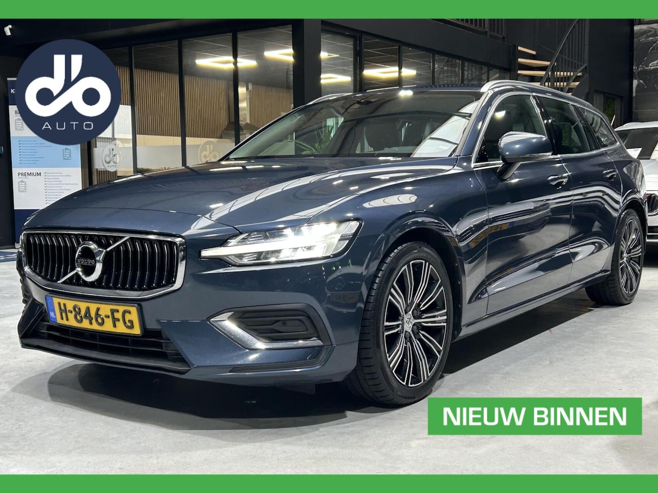 Volvo V60 - 2.0 D3 150pk AUTOM. Inscription NIEUWE BANDEN + DB-RIEM I TOPSTAAT I VOL LEER I 18" LMV I - AutoWereld.nl