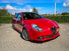 Alfa Romeo Giulietta - 1.7 TBi Quadrifoglio Verde NL-Auto | CarPlay | Pano | Squadra 275pk | Leer | Xenon | Memory