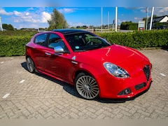 Alfa Romeo Giulietta - 1.7 TBi Quadrifoglio Verde NL-Auto | CarPlay | Pano | Squadra 275pk | Leer | Xenon | Memory
