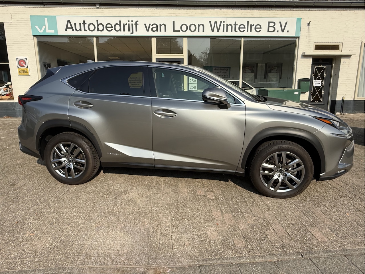 Lexus NX - 300h AWD Ultimate Edition Keyless entry, Navigatiesysteem - AutoWereld.nl