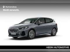 BMW 2-serie Active Tourer - 225e xDrive | M-Sport | 18'' | Panorama | Camera | Sportstoel. | Stoelverw