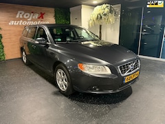 Volvo V70 - 2.0T Momentum LEDER/CRUISE/STOELVERW/NWE APK