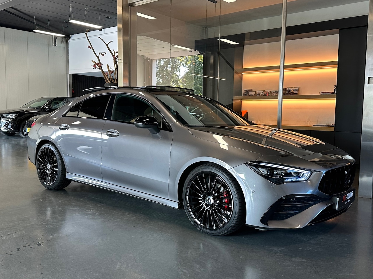 Mercedes-Benz CLA-Klasse - 180 Star Amg night Facelift Panorama Sfeerverl. Keyless - AutoWereld.nl
