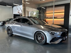 Mercedes-Benz CLA-Klasse - 180 Star Amg night Facelift Panorama Sfeerverl. Keyless