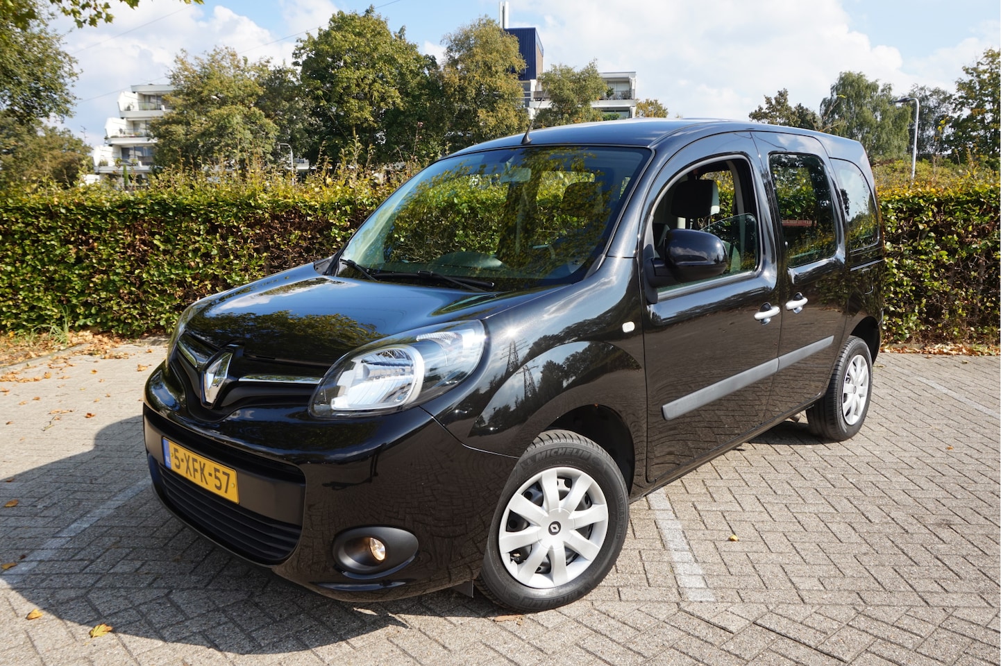 Renault Kangoo Family - Rolstoelauto 3+1 1.2 TCe Expression Start&Stop - AutoWereld.nl