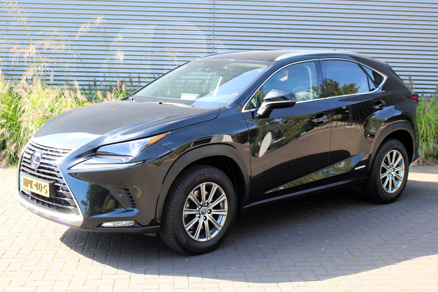 Lexus NX - 300h AWD I NAVI lADP.CRUISE I LEER ICAMERA I - AutoWereld.nl