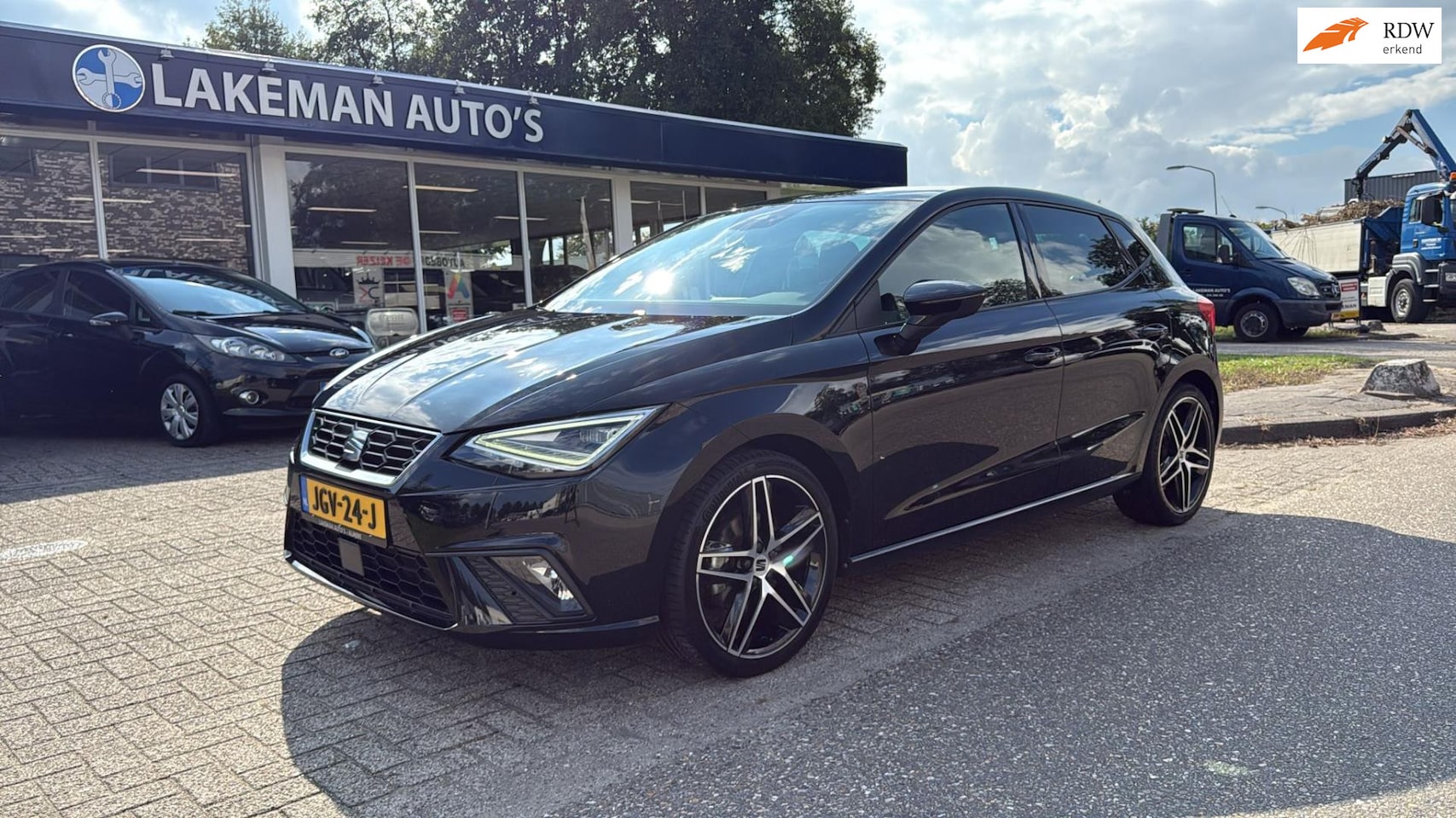 SEAT Ibiza - 1.0 TSI FR Blackline Xenon Navi LED Huurkoop Inruil APK Garantie - AutoWereld.nl