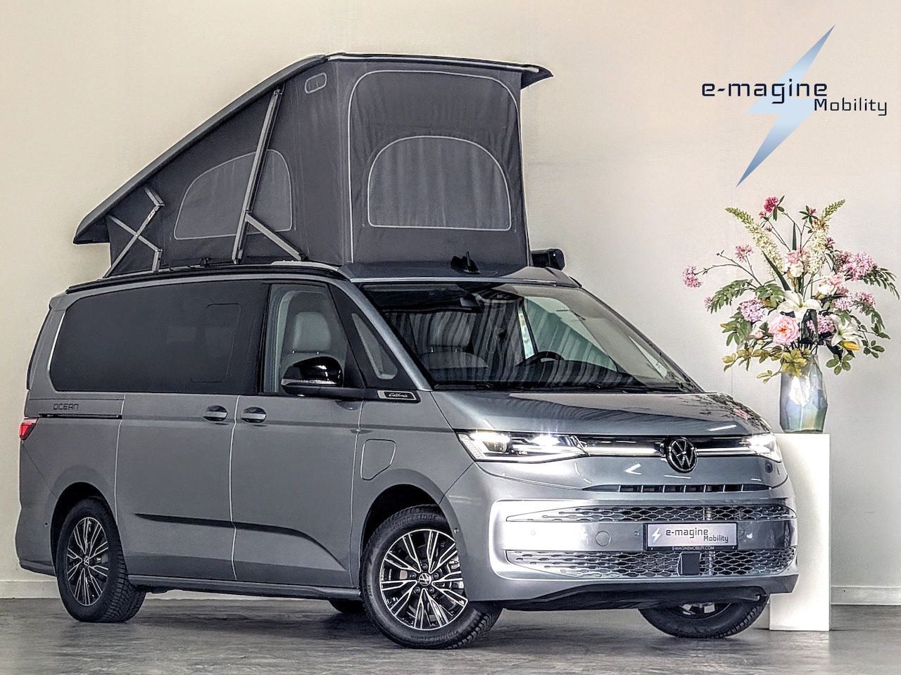 Volkswagen Transporter California - Ocean eHybrid 4Motion DSG 245pk PHEV, Zeer compleet! 09-2025 - AutoWereld.nl