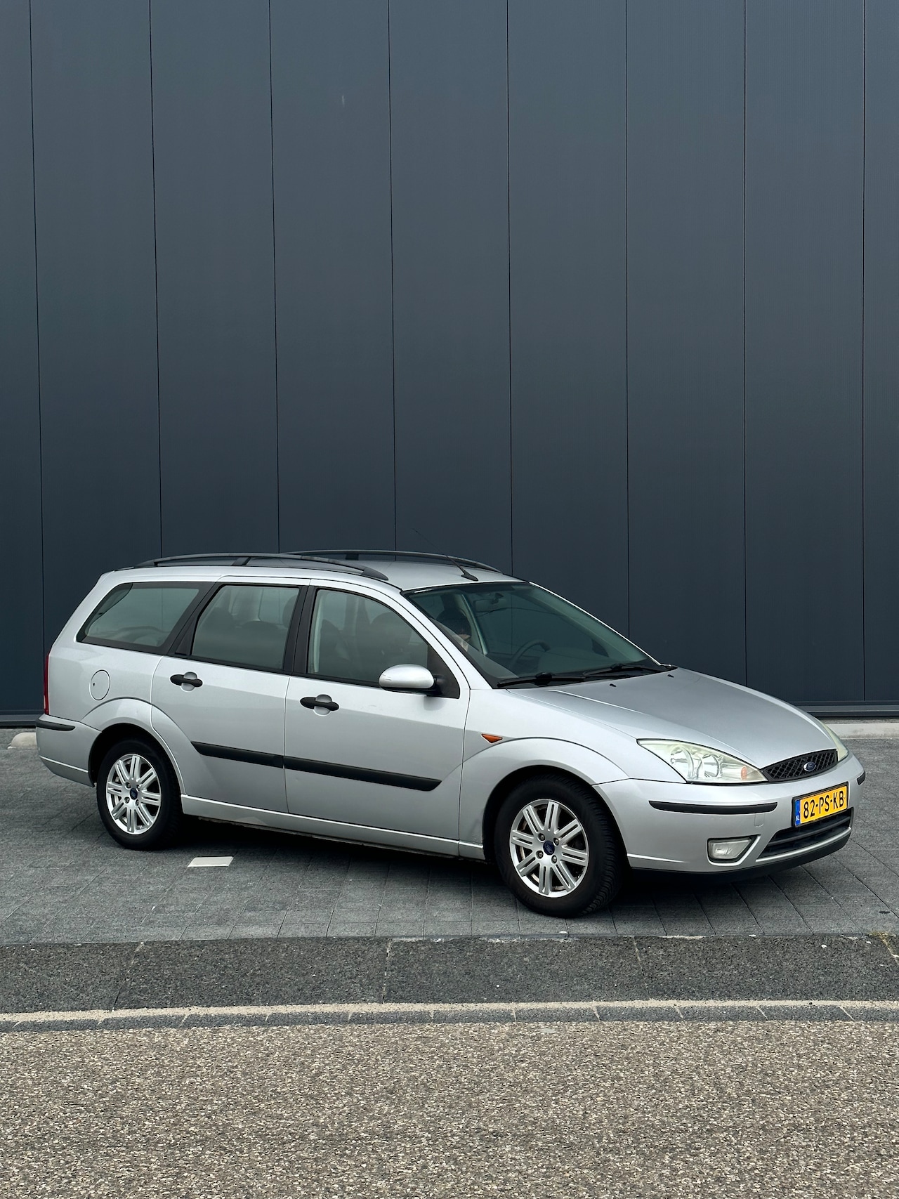 Ford Focus Wagon - 1.6-16V Futura - AutoWereld.nl