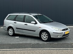 Ford Focus Wagon - 1.6-16V Futura
