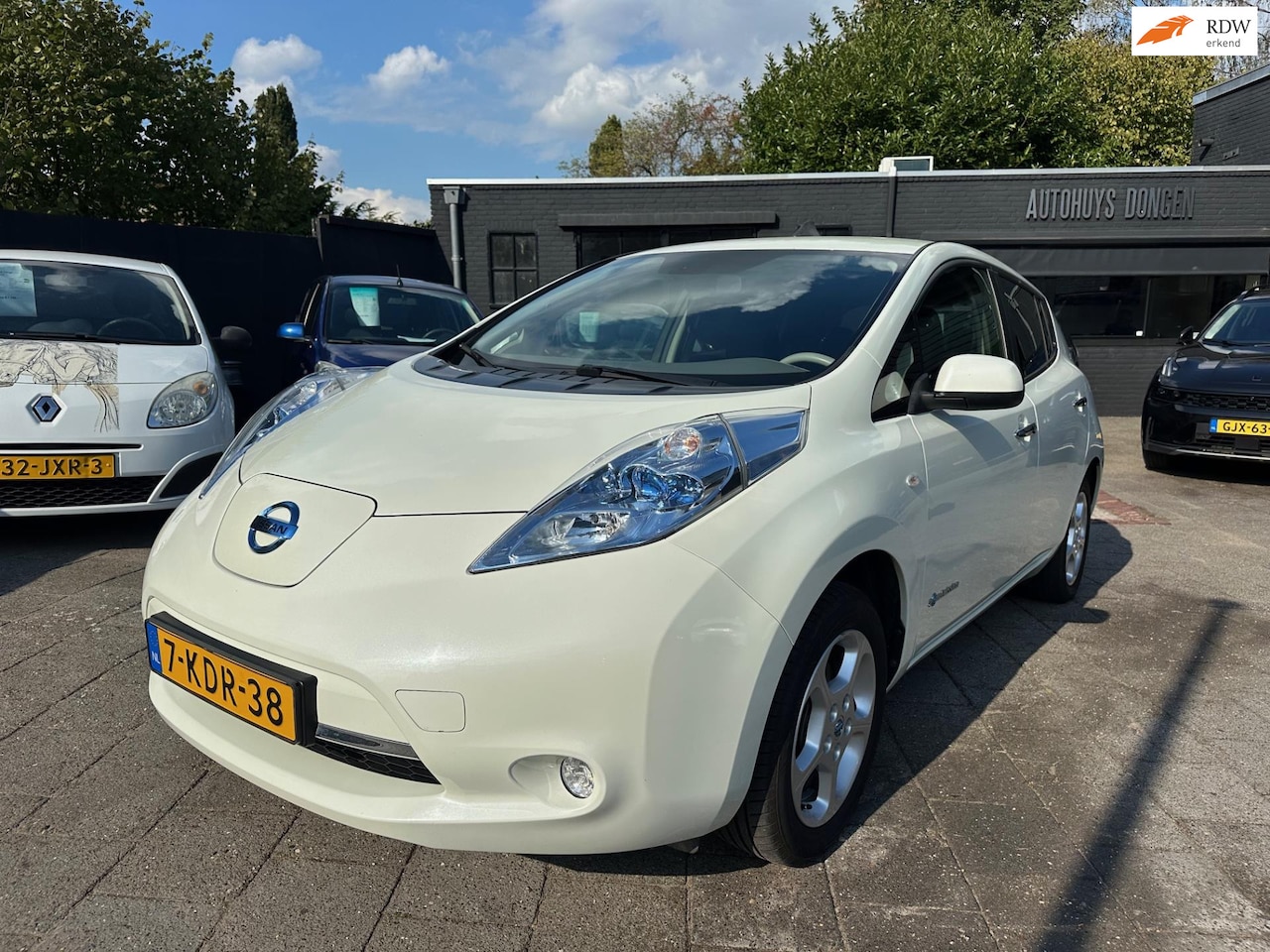 Nissan LEAF - Tekna! 24 kWh! (109pk) Navi! Camera! - AutoWereld.nl