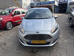 Ford Fiesta - 1.25 Ghia Airco en cruise controle
