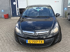 Opel Corsa - 1.2-16V Design Edition