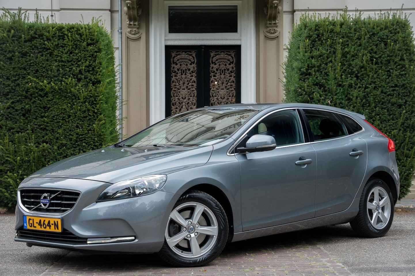 Volvo V40 - 2.0 T2 Momentum Parkeersensoren | Bluetooth | Cruise Control | Nieuwstaat - AutoWereld.nl
