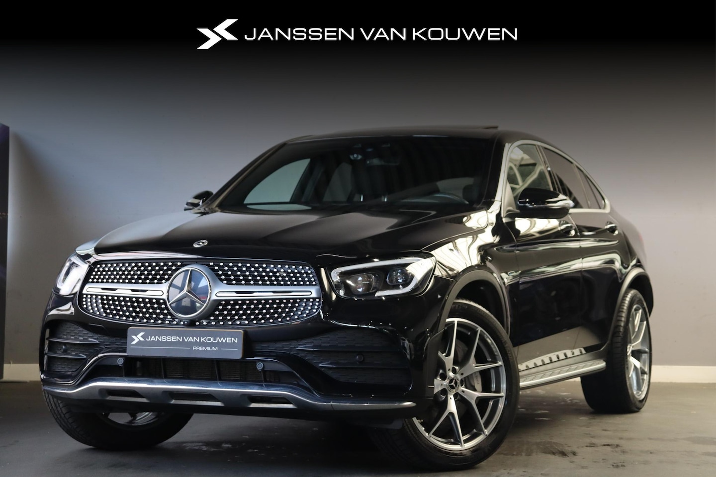 Mercedes-Benz GLC-klasse Coupé - 300e 4MATIC Premium Plus / AMG / Pano / Burmester / Luchtvering / Stoelverwarming / Head-U - AutoWereld.nl