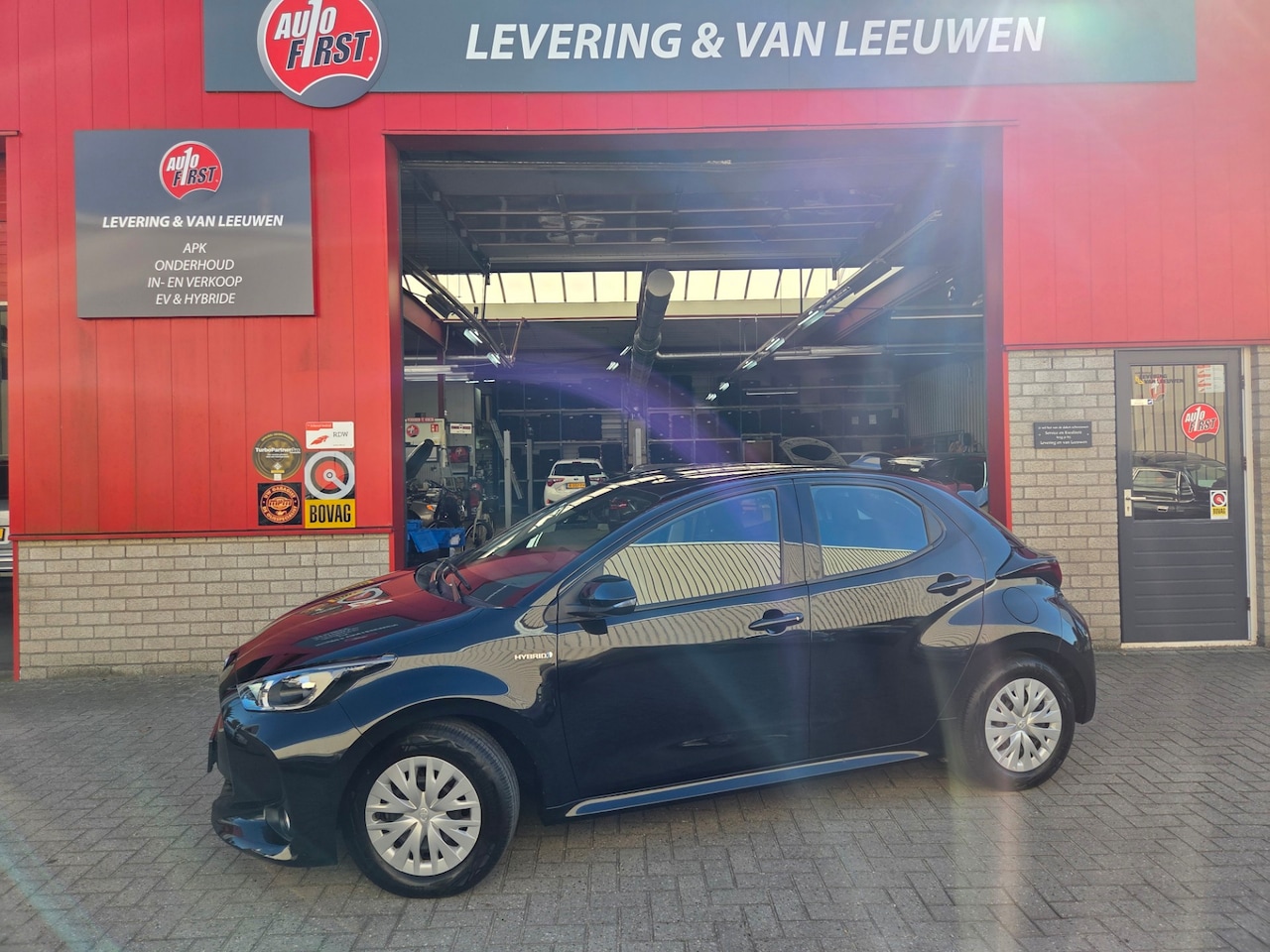Toyota Yaris - 1.5 Hybrid Active Apple Carplay/ Android auto/ Achteruitrijcamera/ Rijklaarprijs! - AutoWereld.nl